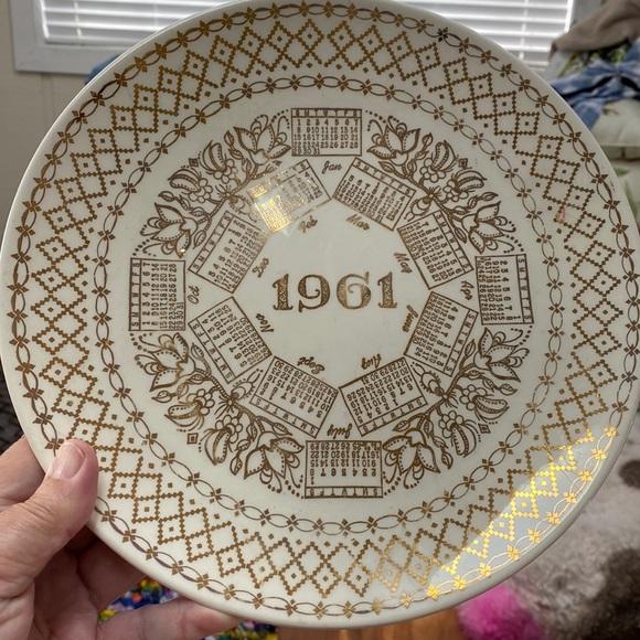 Vintage Other - Vintage 1961 decorative commemorative plate calendar